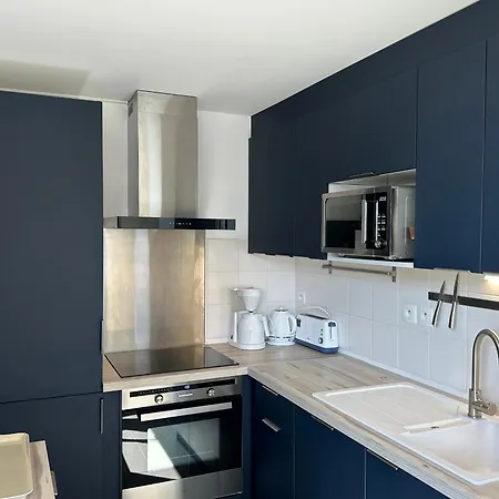 Апартаменты Elegant A Fouras: Proche Centre-ville Et Avec Terrasse Et Balcon - Fr-1-709-73 Фура