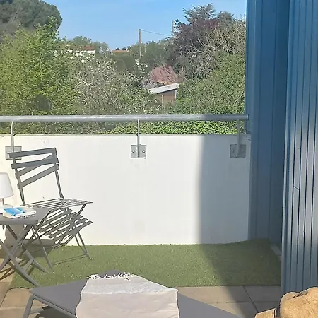 Elegant A Fouras: Proche Centre-ville Et Avec Terrasse Et Balcon - Fr-1-709-73 Апартаменты Фура