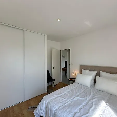 Elegant A Fouras: Proche Centre-ville Et Avec Terrasse Et Balcon - Fr-1-709-73 Διαμέρισμα *